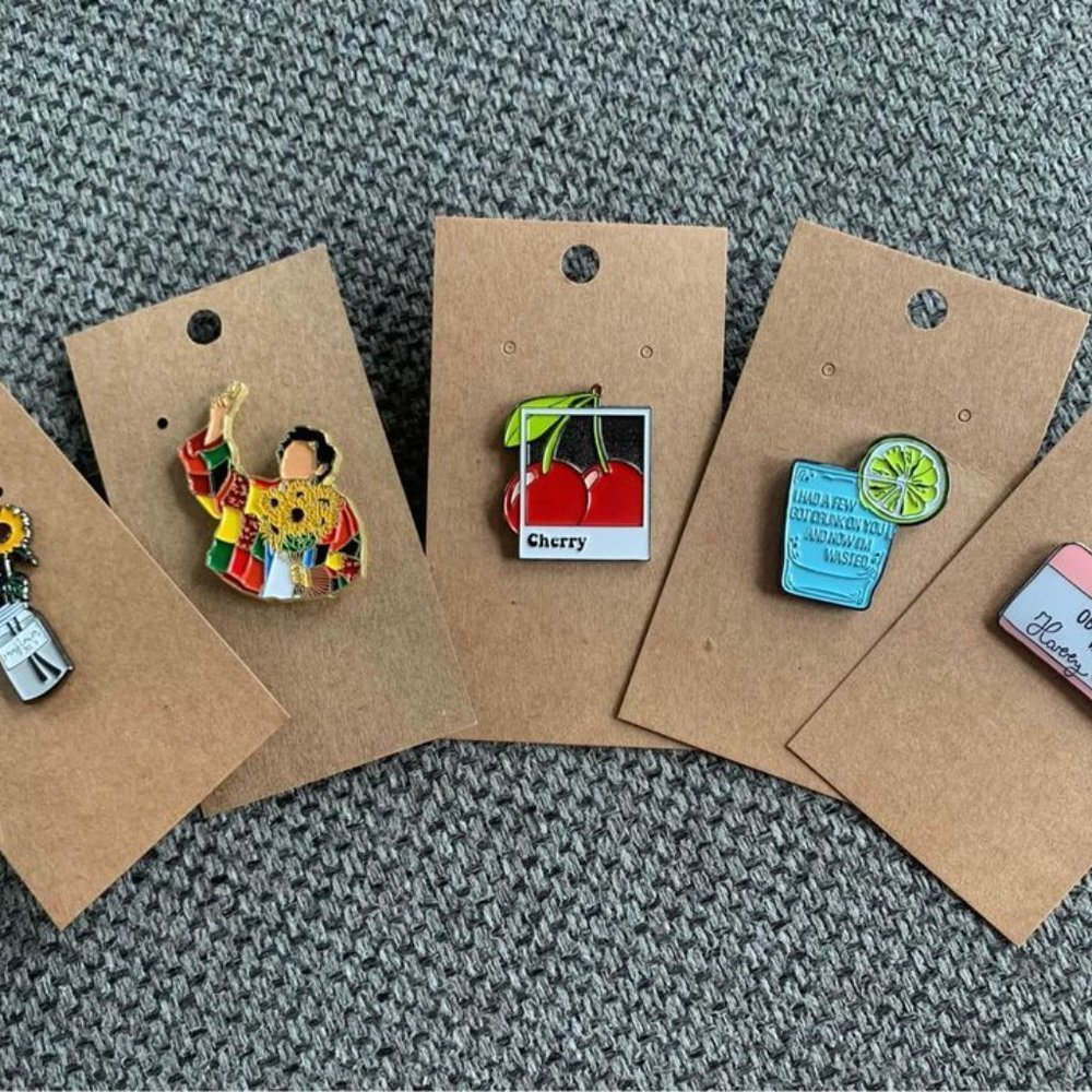 Brand new Set of 5 Harry Styles inspired enamel pins - Picture 3 of 3